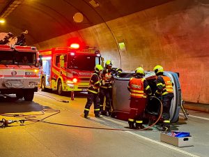 Simulovaná dopravní nehoda v Klimkovickém tunelu. Foto: Zdopravy.cz / Vojtěch Očadlý