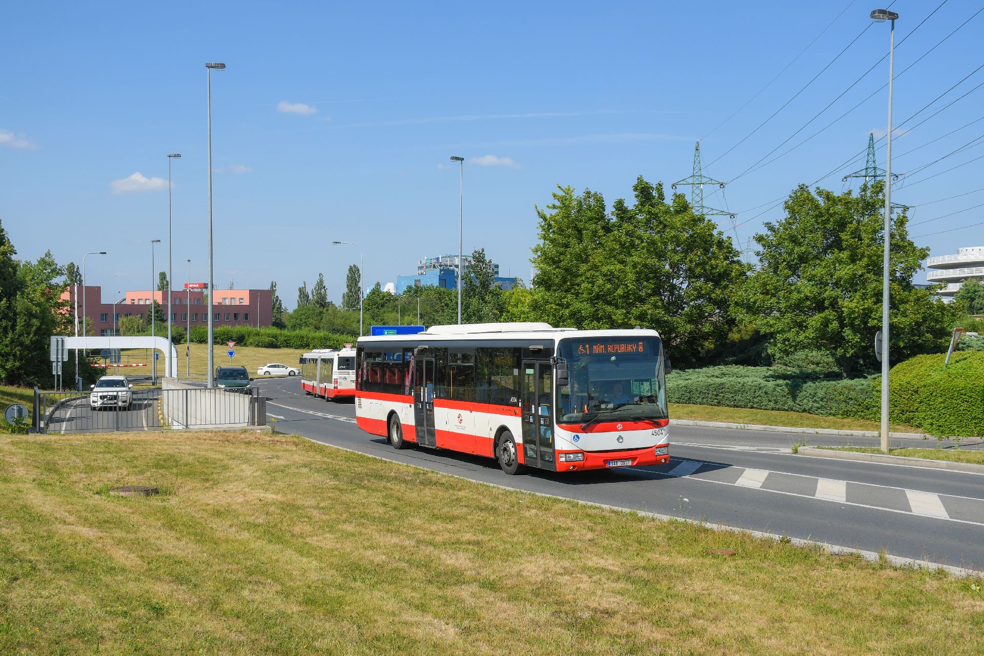 Autobus Iveco Crossway na lince H1. Foto: Ropid