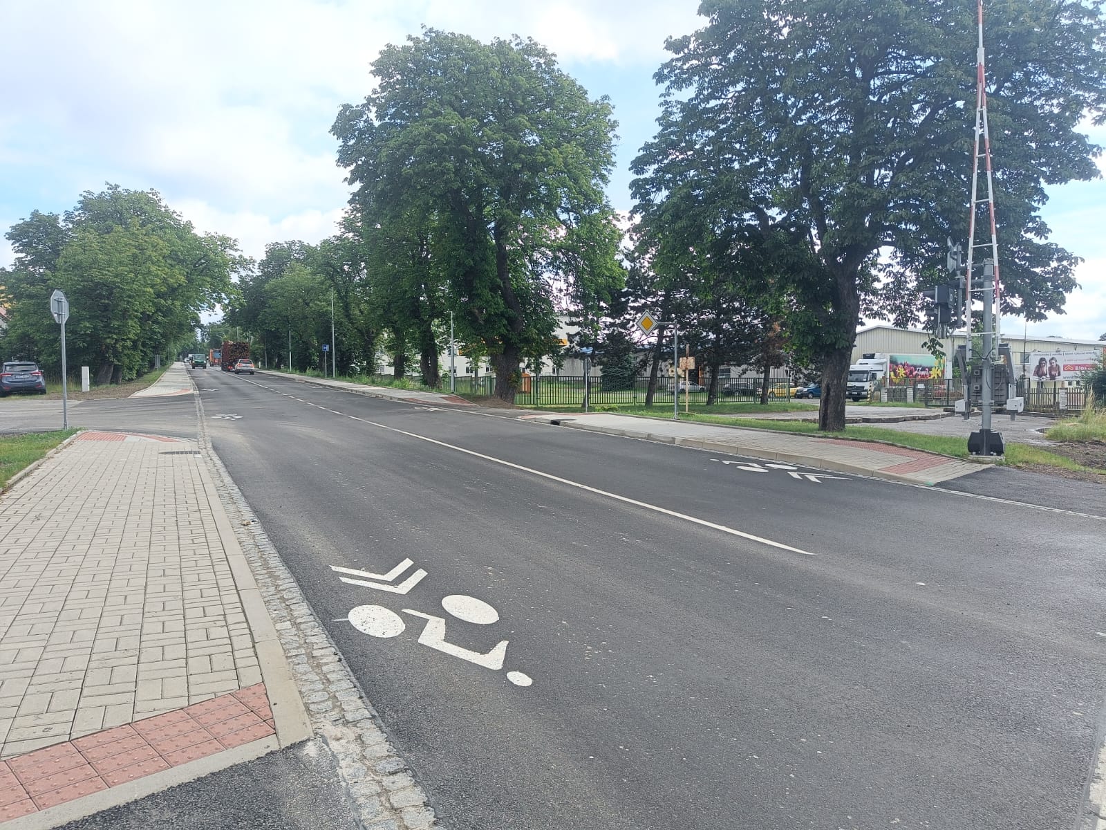 Nový pruh pro cyklisty v Pražské ulici v Dobříši. Foto: Město Dobříš