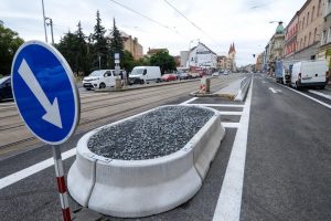 Úprava tramvajové zastávky v Plzni. Foto: M. Pecuch / Plzen.eu