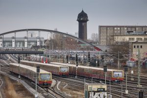 Vlaky S-Bahn u Ostrkreuz. Foto: Pierre Adenis / Deutsche Bahn