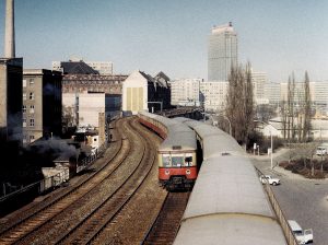  Jannowitzbrücke und Alexanderplatz - S-Bahn BR 277 Richtung Jannowitzbrücke