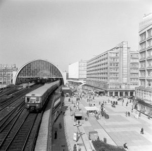 S-Bahn v roce 1978 na Alexanderplatz, řada  BR ET 167. Foto: Deutsche Bahn