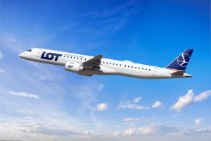 Embraer E195-E2 v barvách LOT Polish Airlines.
Zdroj: Embraer