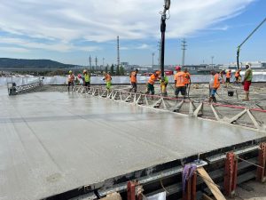 Betonáž turbookružní MÚK Kosmonosy na dálnici D10. Foto: ŘSD