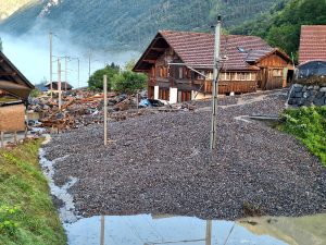 Poškození tratě Meiringen - Interlaken. Foto: Zentralbahn