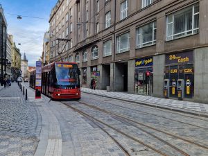 Návrat tramvají na Václavské náměstí po rekonstrukci tratě. Foto: Zdopravy.cz / Jan Nevyhoštěný