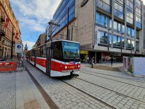 Návrat tramvají na Václavské náměstí po rekonstrukci tratě. Foto: Zdopravy.cz / Jan Nevyhoštěný