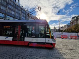 Návrat tramvají na Václavské náměstí po rekonstrukci tratě. Foto: Zdopravy.cz / Jan Nevyhoštěný