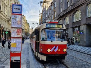 Návrat tramvají na Václavské náměstí po rekonstrukci tratě. Foto: Zdopravy.cz / Jan Nevyhoštěný