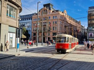 Návrat tramvají na Václavské náměstí po rekonstrukci tratě. Foto: Zdopravy.cz / Jan Nevyhoštěný