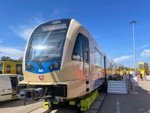 Jednotka Stadler pro úzkokolejnou dráhu ze švýcarského Locarna do italské Domodossoly. Foto: Jan Sůra / Zdopravy.cz