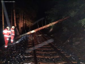 Odstraňování škod na české železnici. Foto: Hasiči Správy železnic