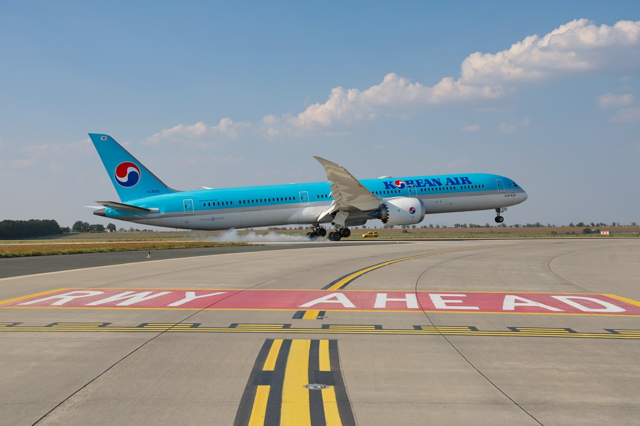 Boeing 787-10 Dreamliner společnosti Korean Air v Praze. Foto: Letiště Praha