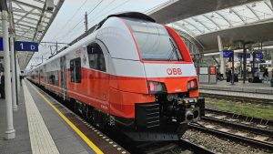 Nová čtyřvozová jednotka CityJet Desiro ML Foto: 
ÖBB