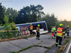 Nehoda autobusu v Karlových Varech 19. 9. 2024. Pramen: Správa železnic