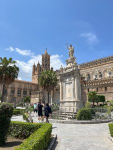 Palermo - náměstí před katedrálou