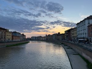 Pisa - pohled na řeku Arno