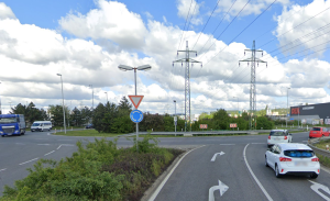 Křižovatka na silnici I/38 v Průmyslové ulici mezi Kosmonosy a Mladou Boleslaví. Foto: ŘSD