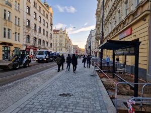 Dokončované opravy tramvajové trati v ulici Dukelských hrdinů. Foto: Zdopravy.cz / Jan Nevyhoštěný