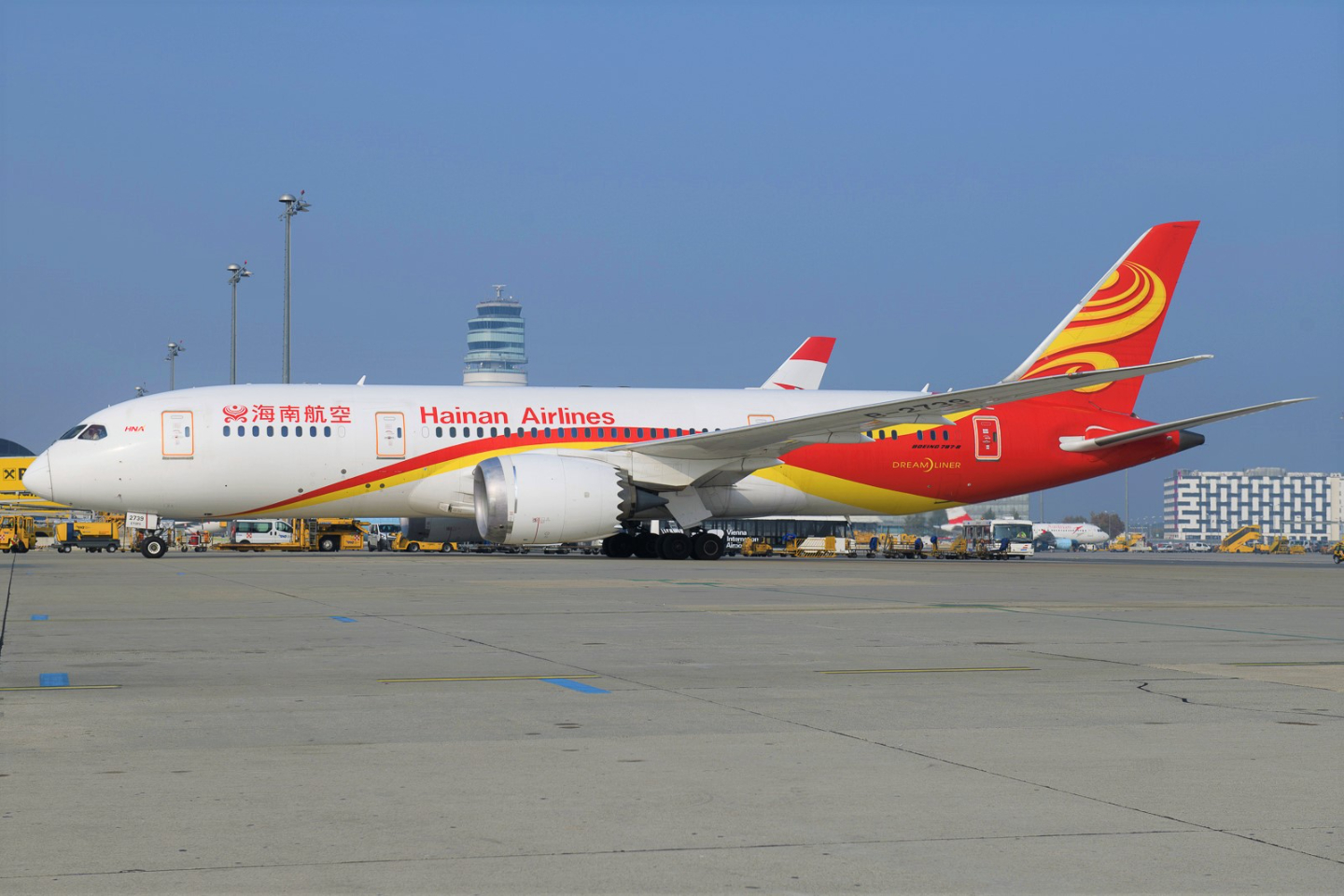 Boeing 787 Dreamliner letecké společnosti Hainan Airlines ve Vídni. Zdroj: Letiště Vídeň