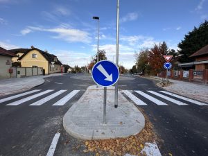 Nová křižovatka ulic K Běchovicům a V Lipách v Kolodějích. Foto: TSK