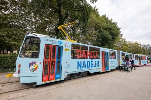 Tramvaj propagující Viktorii Plzeň.
Zdroj: Viktoria Plzeň