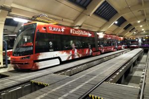 Tramvaj propagující Slavii Praha.
Zdroj: Slavia Praha