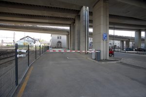 Nové parkoviště U Horské brány pod magistrálou. Foto: Karel Šanda