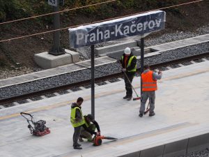 Nová podoba zastávky Praha-Kačerov. Foto: Zdopravy.cz / Jan Nevyhoštěný