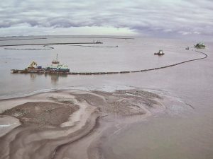 První fáze budování umělého ostrova v přístavu v Gdaňsku. Foto: Budimex