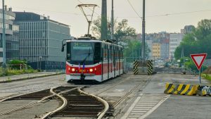 Obousměrná tramvaj na Libeňském soumostí. Foto: DPP