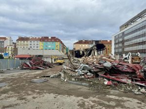 Demolice objektů stanice metra Českomoravská. Foto: Kaprain Development