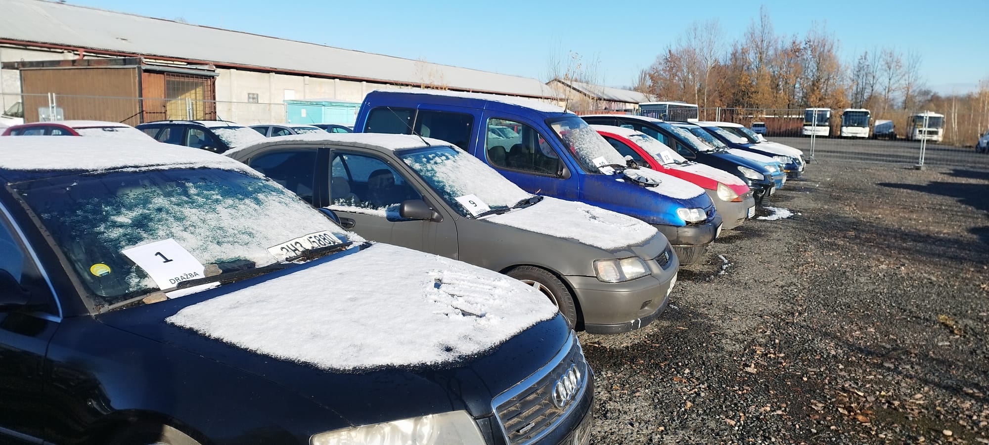 Dražba autovraků v Pardubicích. Foto: Statutární město Pardubice