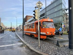 Měřící vůz kontroluje parametry nové tramvajové trati na Pankrác. Foto: DPP