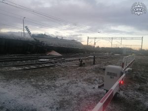 Vykolejení a srážka nákladních vlaků ve Slezsku. Foto: Komenda Powiatowa Policji w Raciborzu