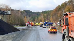 Střetnutí vlaku s nákladním automobilem v Jakubčovicích nad Odrou. Foto: Hasiči SŽ