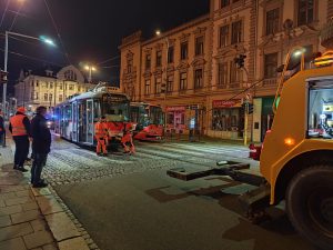 Nakolejování tramvají po nehodě v Olomouci. Foto: Lucie Trávníčková