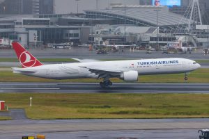 Boeing 777-300ER Turkish Airlines přistává v Sydney. Foto: Sydney Airport