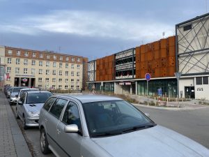 Parkovací situace v okolí MNO.
Foto: Zdopravy.cz / Vojtěch Očadlý