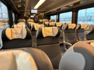 Renovované sedačky ve třídě Economy společnosti Leo Express. Zdroj: Leo Express