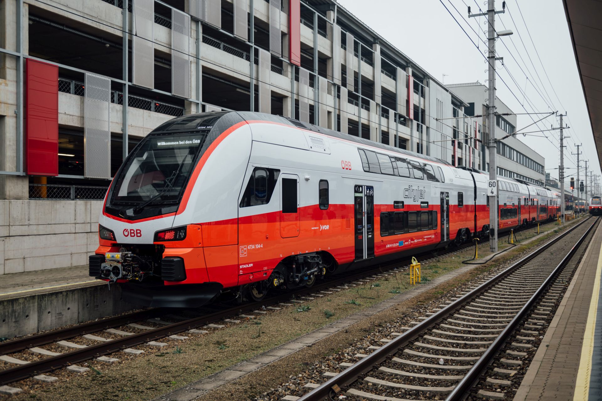 Nová dvoupodlažní jednotka Stadler Kiss pro ÖBB (Cityjet) při premiéře v St. Pölten. Autor: ÖBB, Daniel Willinger