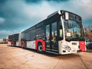 Mercedes-Benz Citaro společnosti Umbrella City Lines v barvách PID. Foto: Umbrella