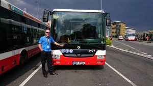 Pilot Boeingu B-747 a řidič autobusu DPP Jan Máče. Foto: archiv Jana Máčeho