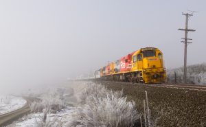 DXC třídy 5270 dopravce KiwiRail mezi Craigieburn a Cass, Nový Zéland. Foto: David Gubler