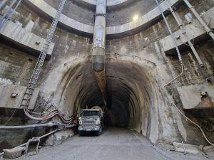 Přístupový tunel pro dopravu materiálu do stanice metra D Pankrác. Foto: Zdopravy.cz / Jan Nevyhoštěný