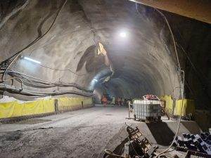 Přístupový tunel pro dopravu materiálu do stanice metra D Pankrác. Foto: Zdopravy.cz / Jan Nevyhoštěný