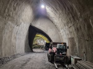 Zakončení budoucí stanice metra D Pankrác směrem k obratovým kolejím. Foto: Zdopravy.cz / Jan Nevyhoštěný