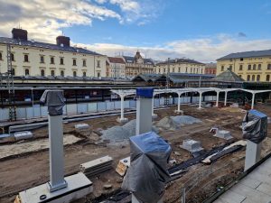 Pokračující výstavba nových nástupišť pražského Masarykova nádraží. Foto: Zdopravy.cz / Jan Nevyhoštěný