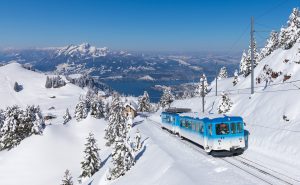 Bt 21 dopravce Rigi Bahnen mezi Rigi Staffel a Rigi Kulm, Švýcarsko. Foto: David Gubler